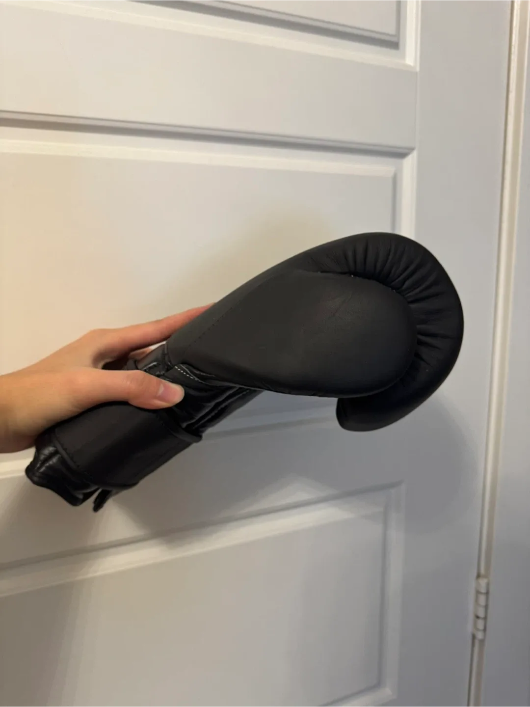 Boxing Gloves - Black image indicator(4)