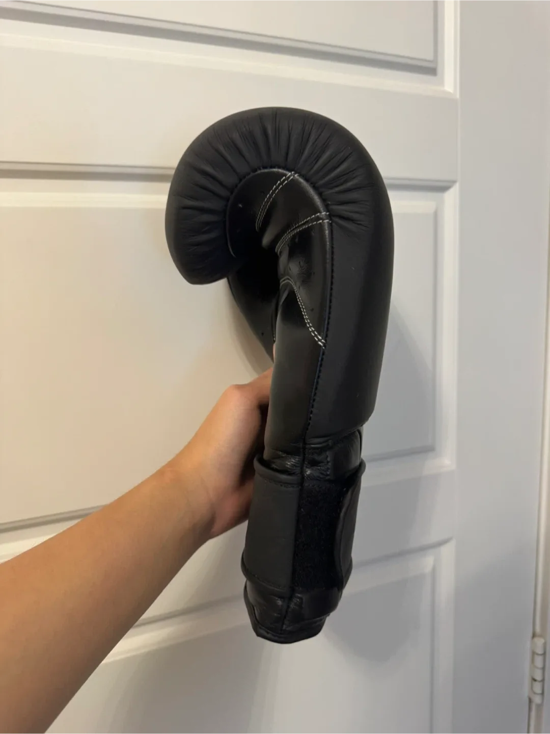 Boxing Gloves - Black image indicator(3)