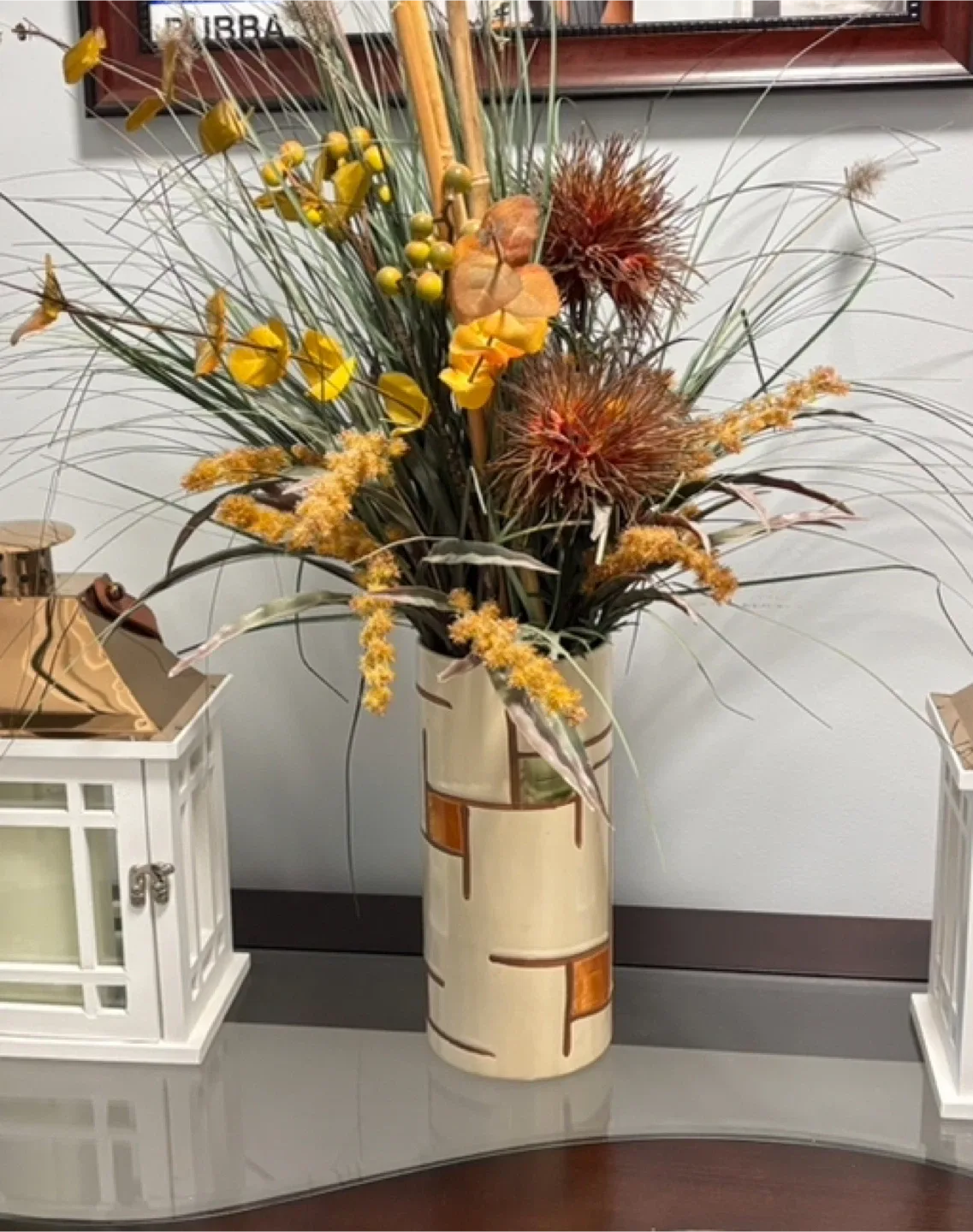 Decorative Floral Arrangement in Vase thumbnail