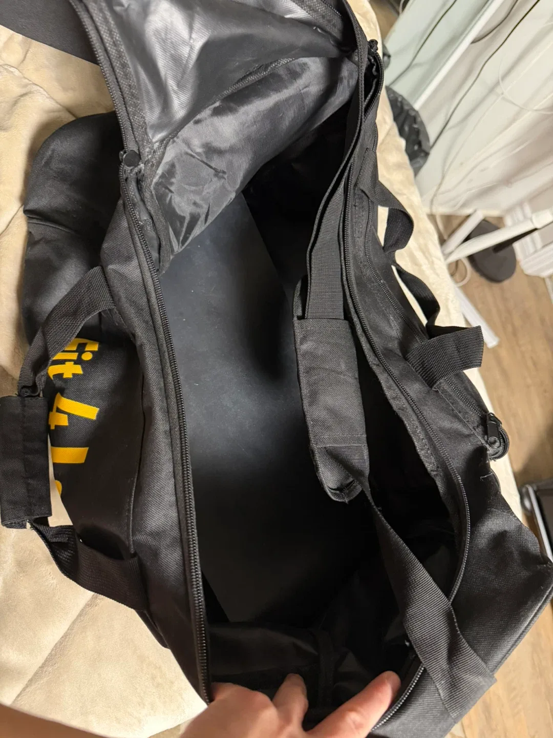 Fit4Less Gym Bag - Black image indicator(2)