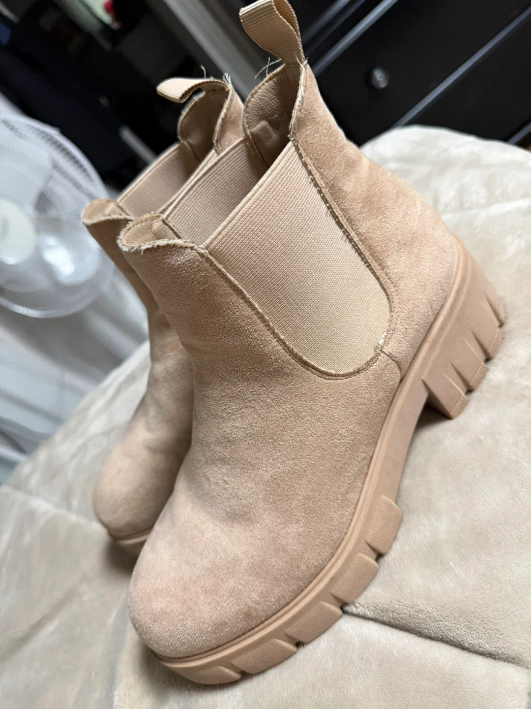 Cushionaire Beige Boots, Size 9 image indicator(2)