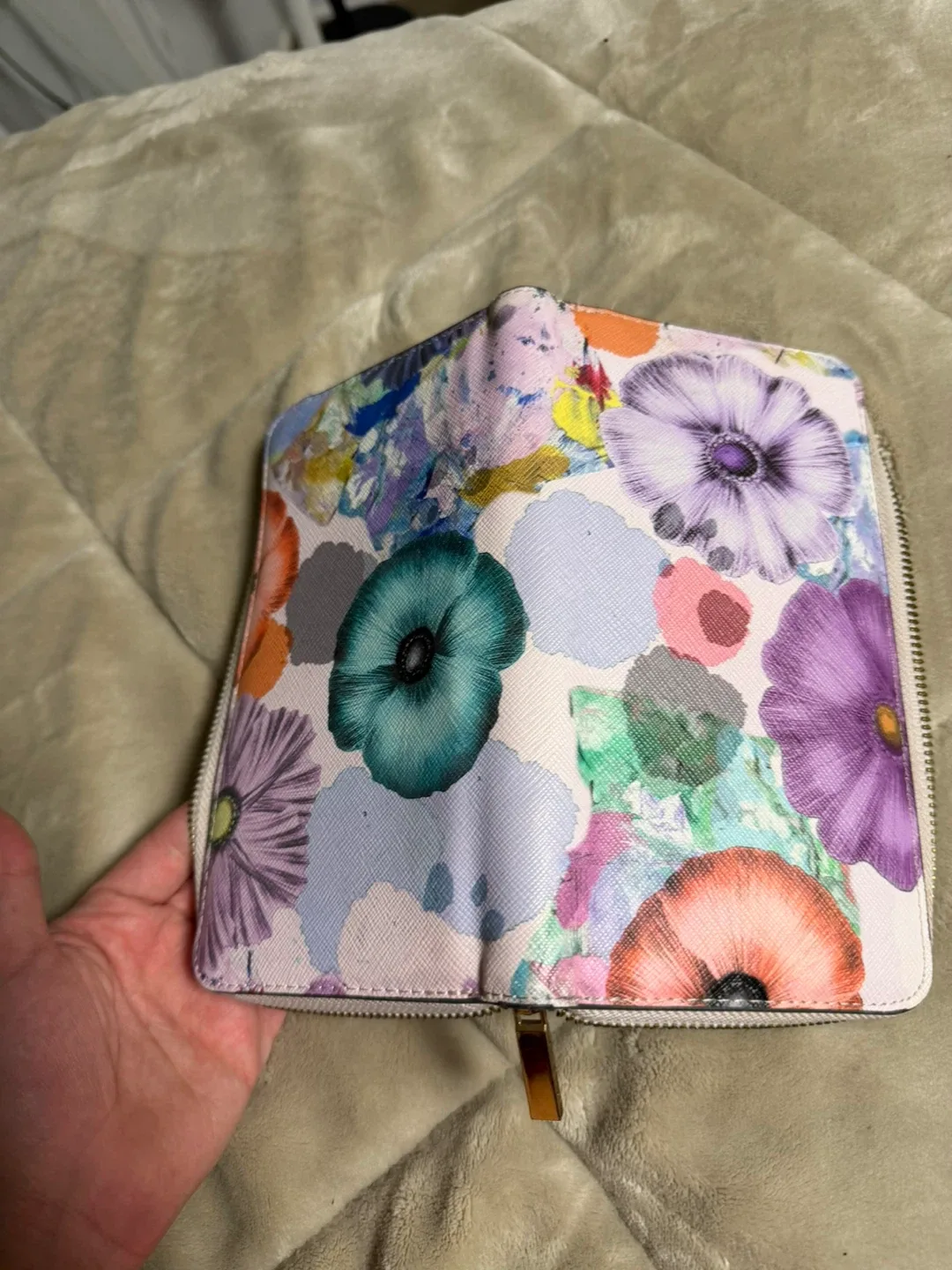 Love & Lore Floral Wallet image indicator(4)
