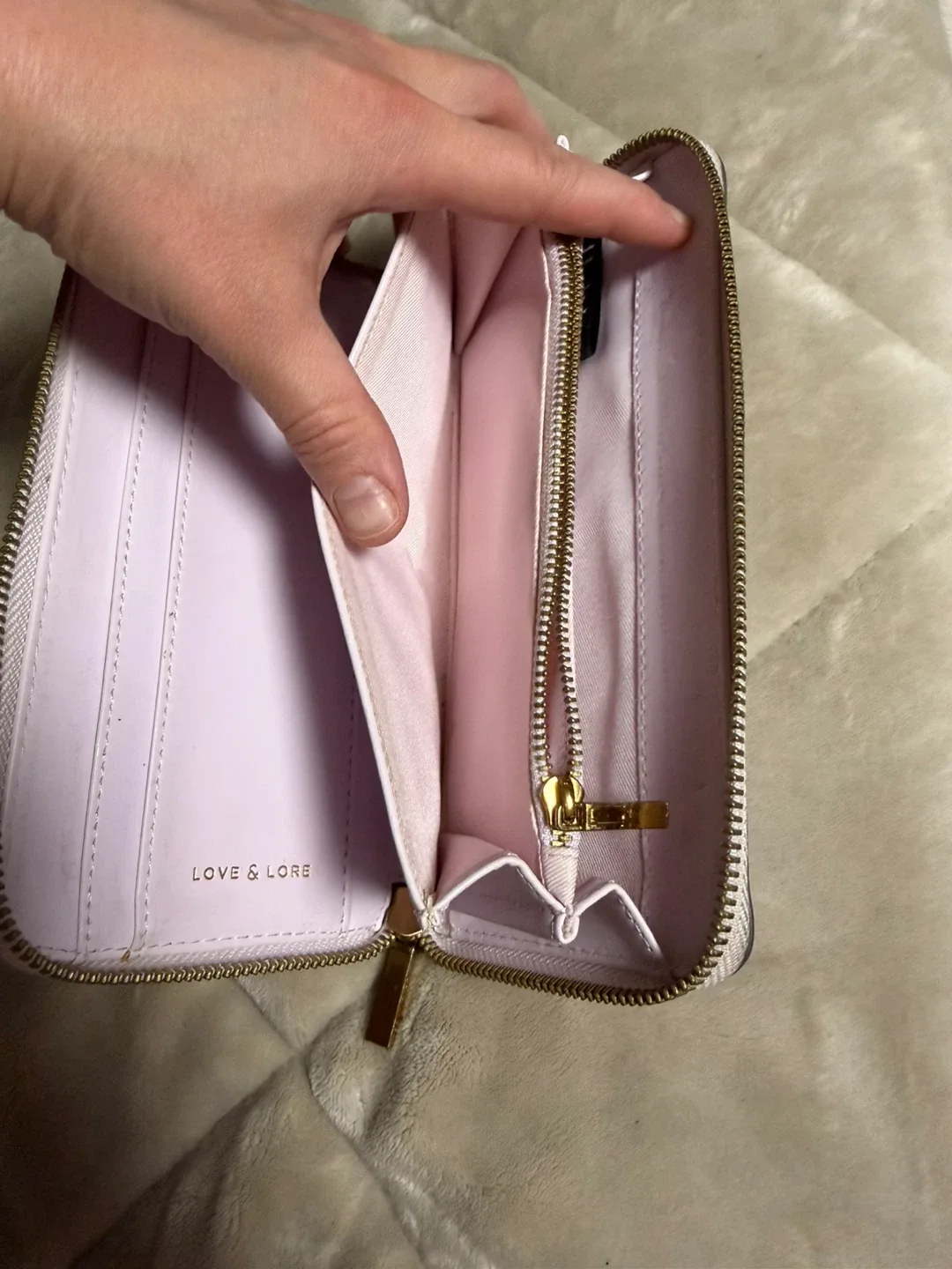 Love & Lore Floral Wallet image indicator(3)