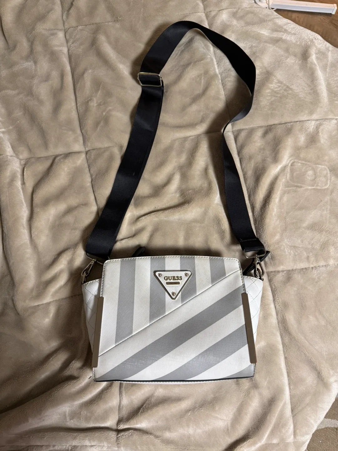 Guess Crossbody Bag