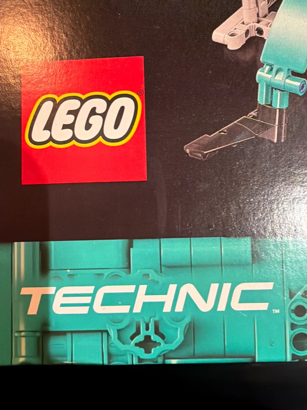 LEGO Technic Emirates Team New Zealand AC75 Yacht 42174 image indicator(5)