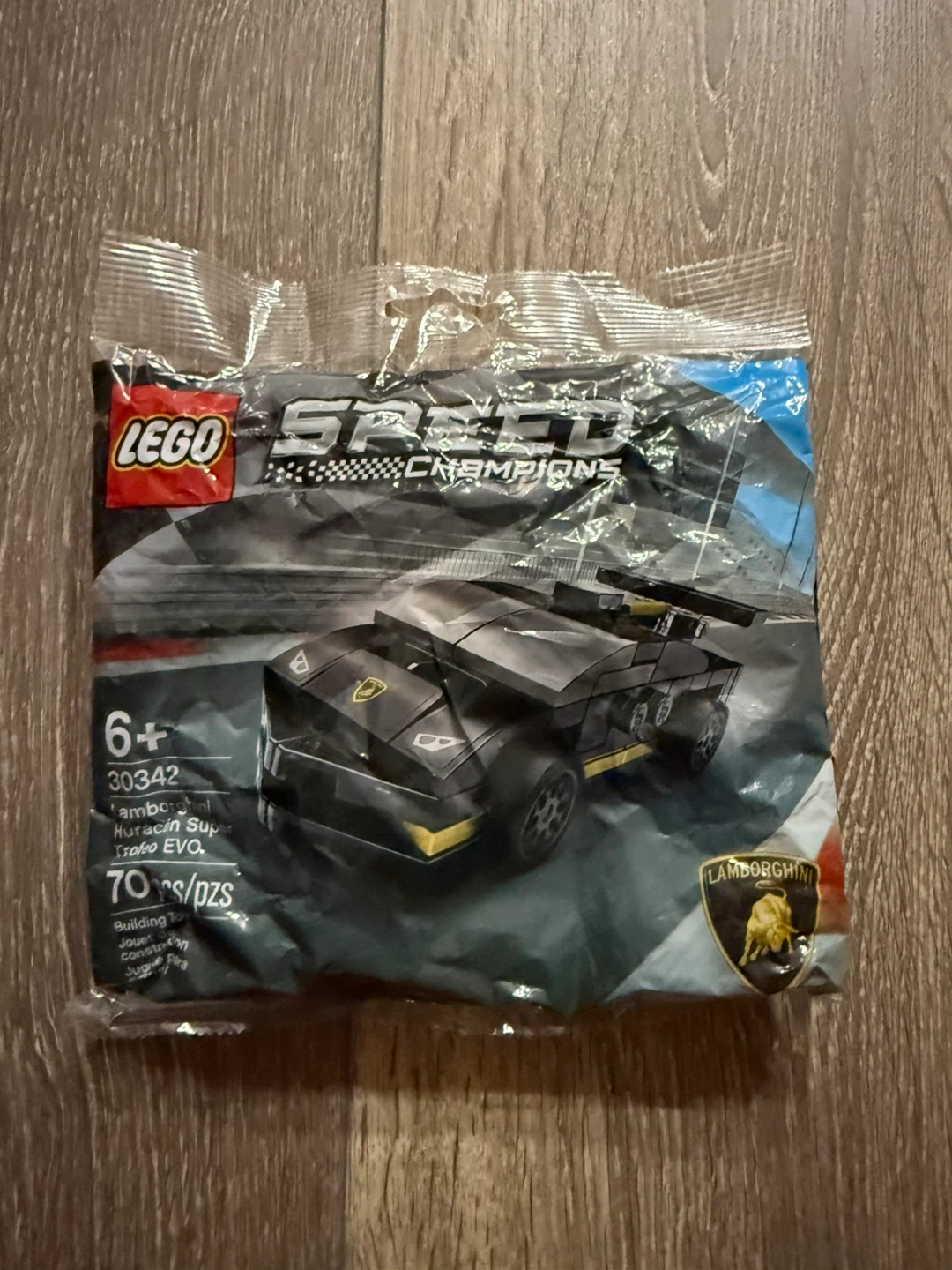 New LEGO Speed Champions Lamborghini Huracán Super Trofeo EVO