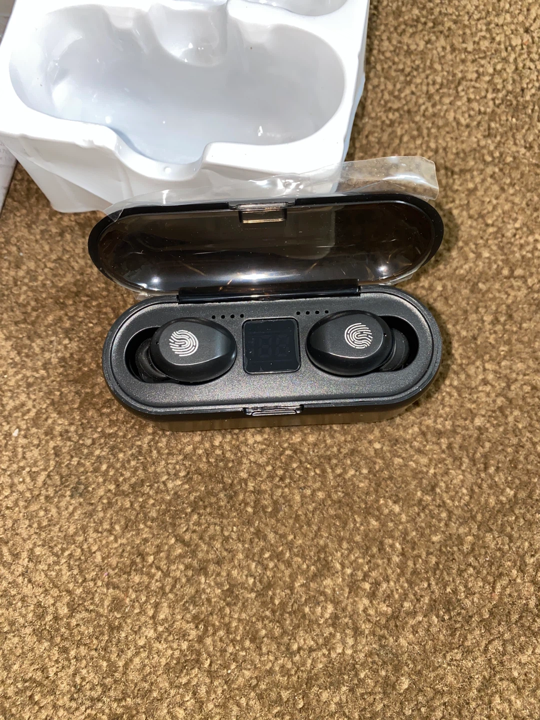 F9 True Wireless Headset - New - photo 5