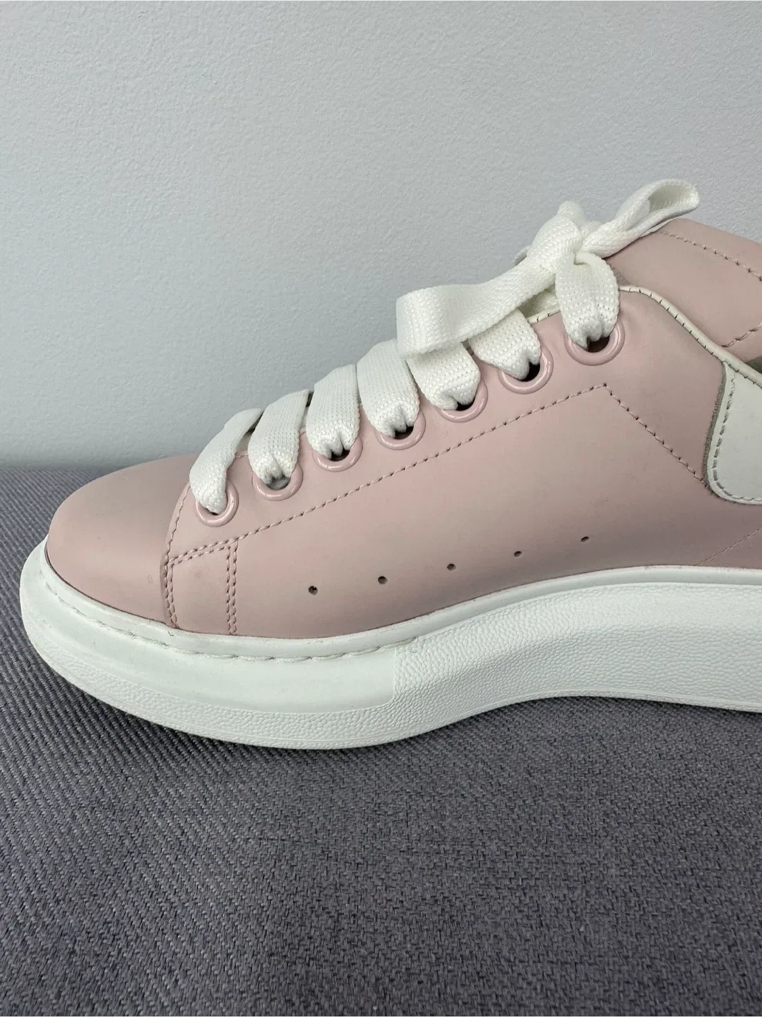 Alexander McQueen Pink Leather Sneakers image indicator(9)