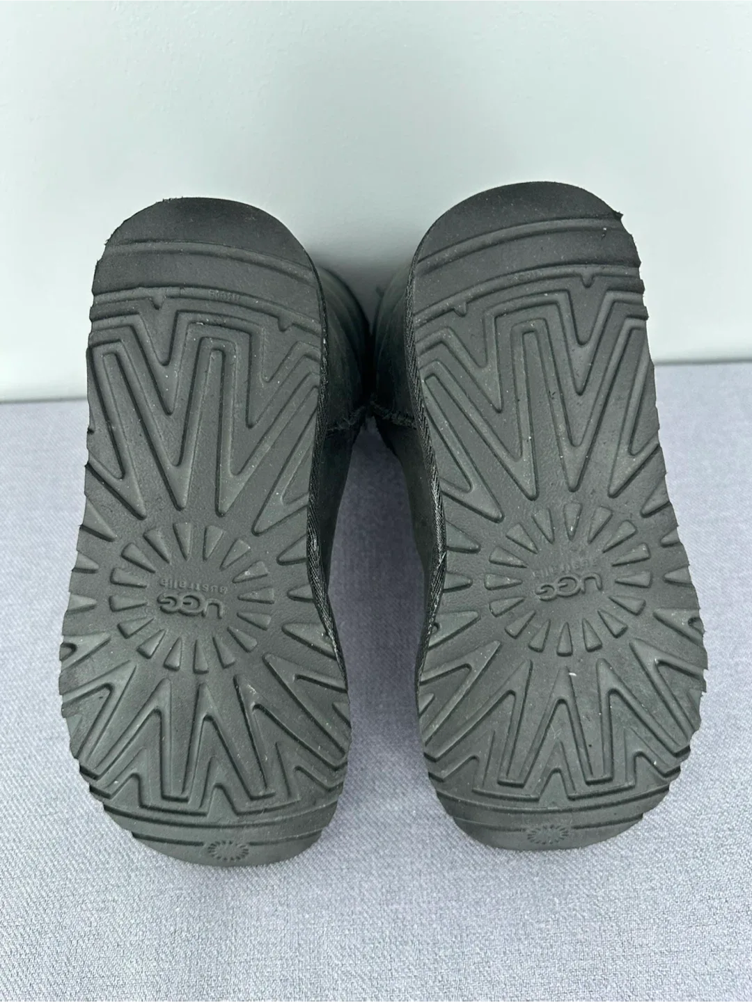 UGG Australia Black Classic Short Boots image indicator(5)