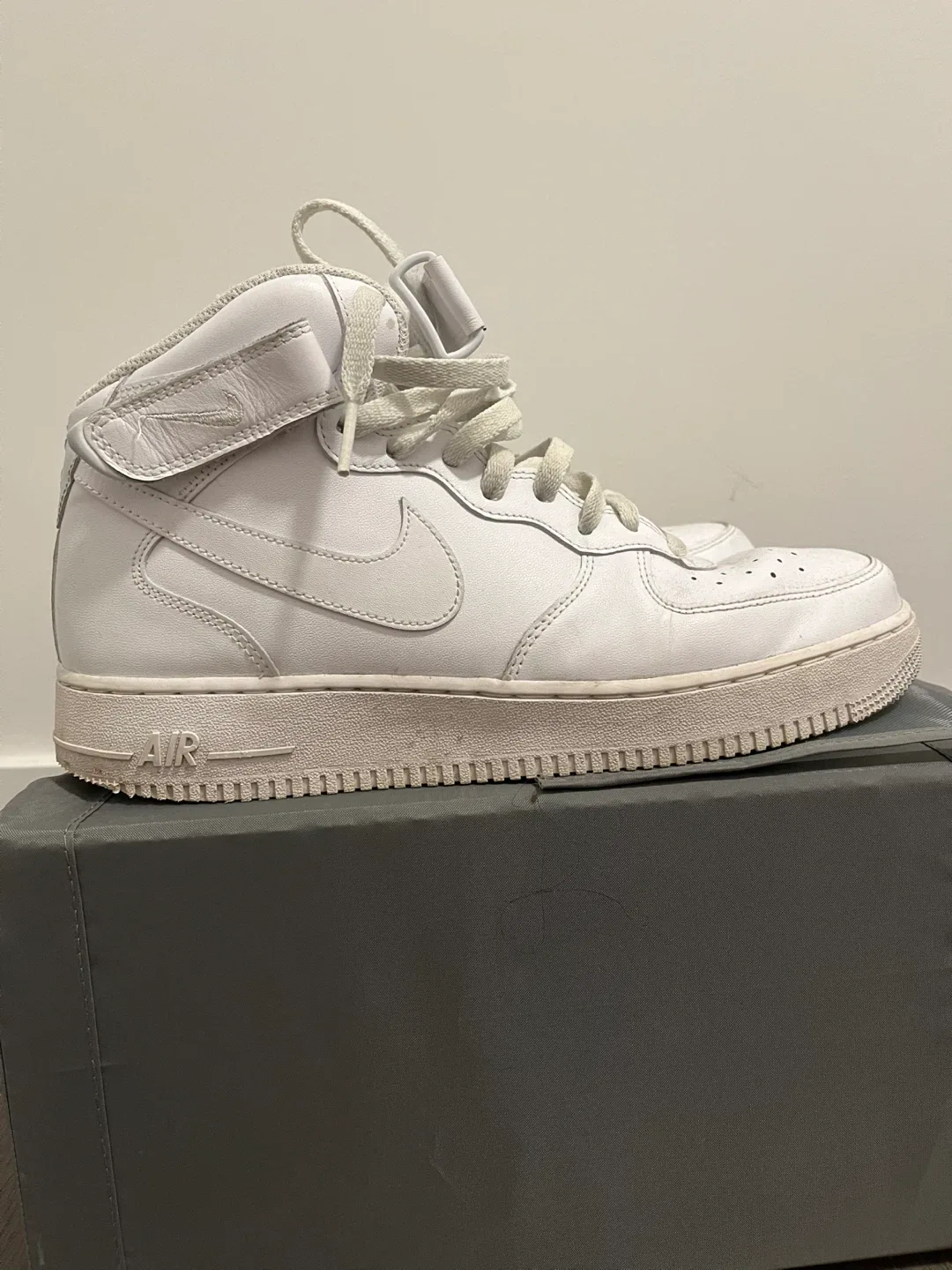 Nike Air Force 1 Mid '07 White Sneakers image indicator(4)