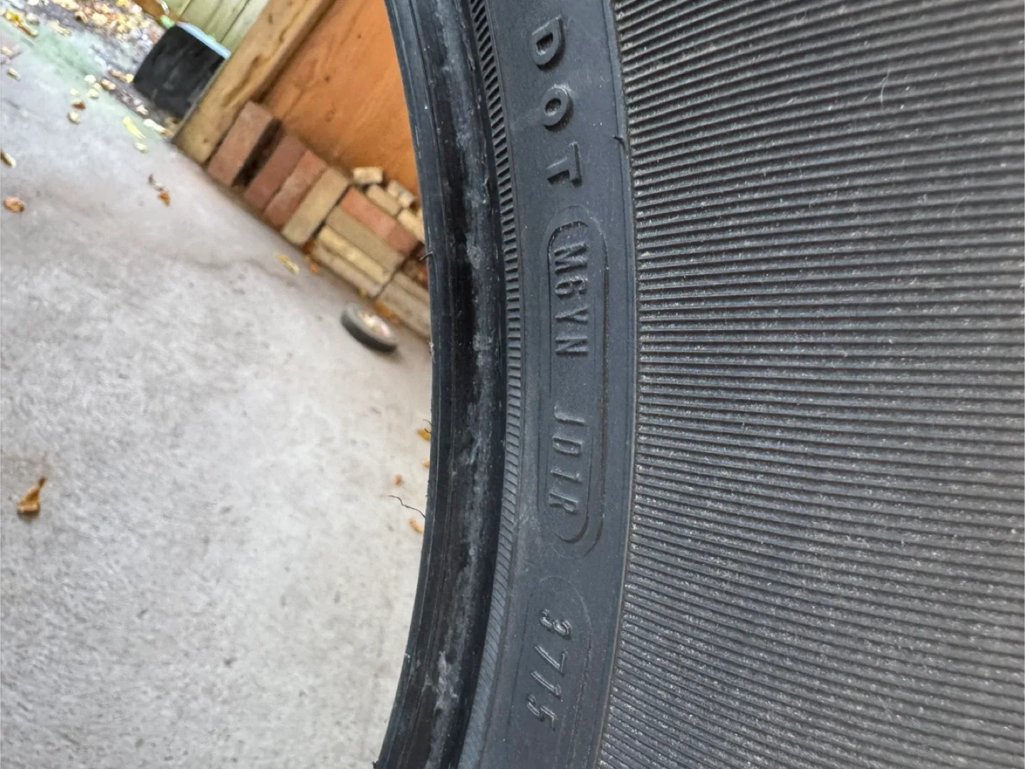 Goodyear Wrangler P275/60R20 Tire image indicator(3)