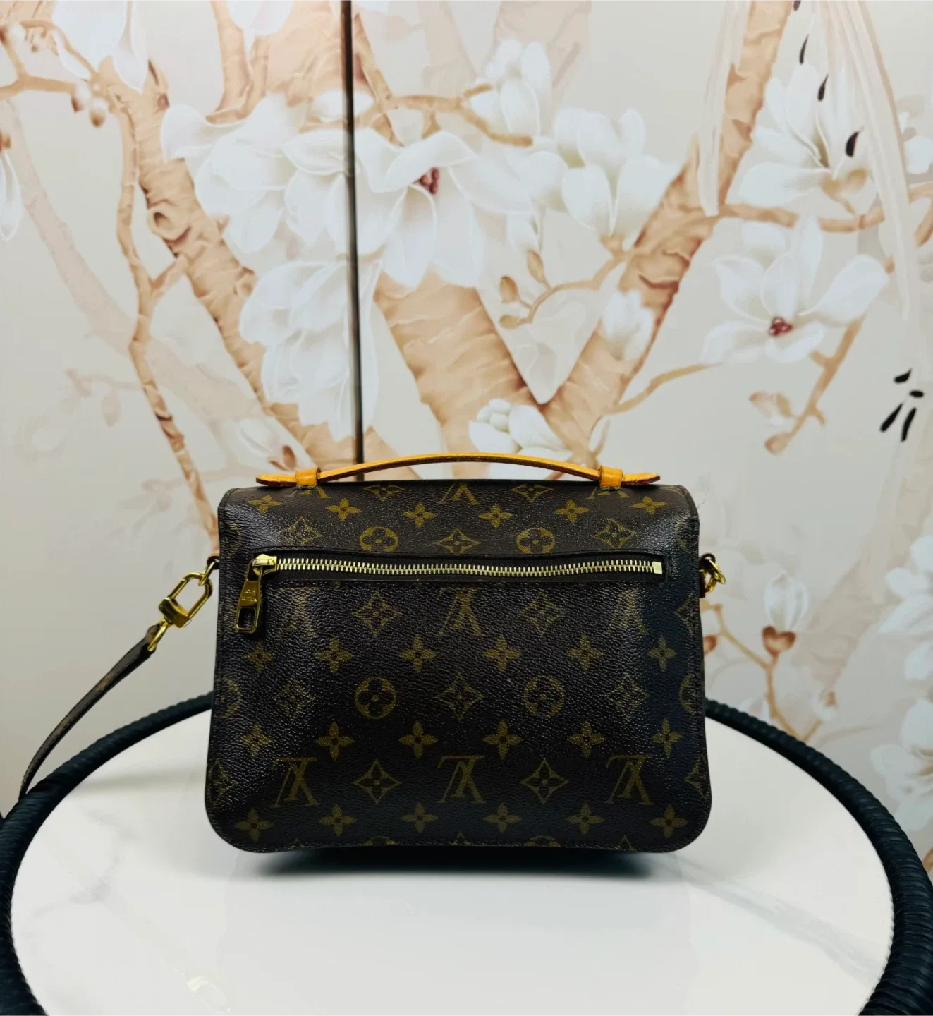 Louis Vuitton Monogram Empreinte Métis image indicator(2)