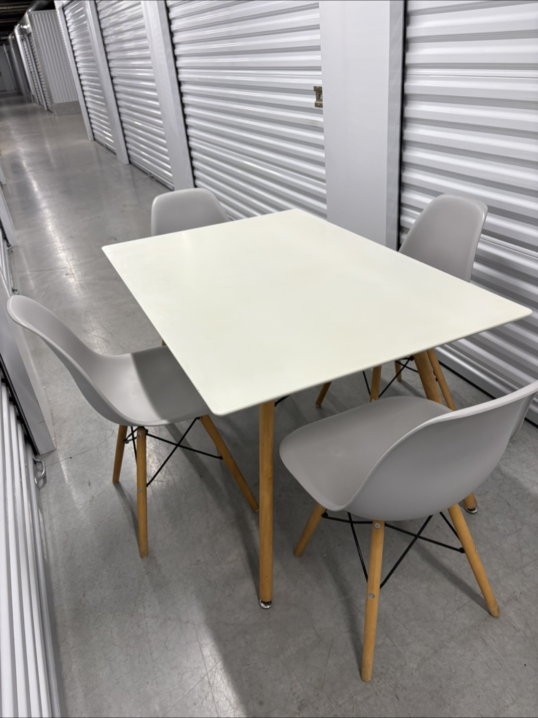 Can deliver—White Eiffel Table and 4 light grey chairs. - photo 4