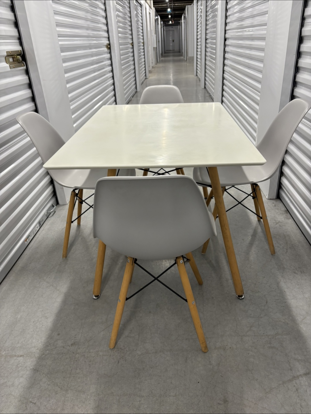 Can deliver—White Eiffel Table and 4 light grey chairs. - photo 5