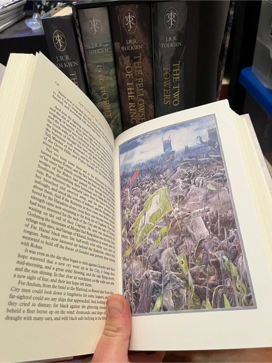 J.R.R. Tolkien - The Lord of the Rings Book Set image indicator(3)