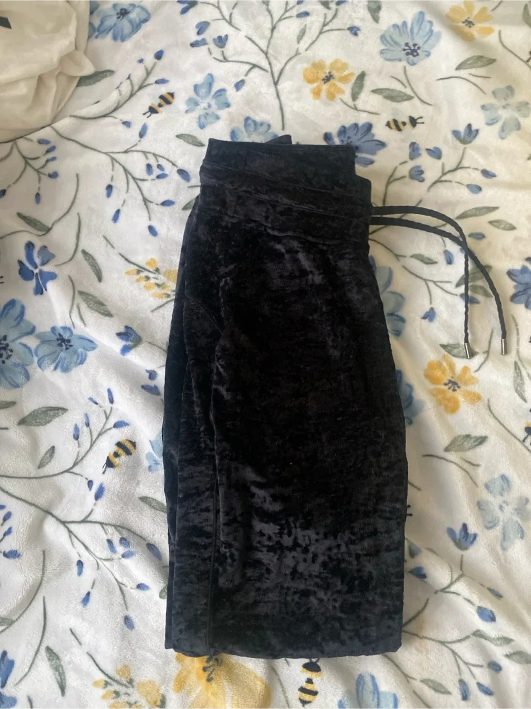 Lululemon Velvet Jogger - Black image indicator(2)