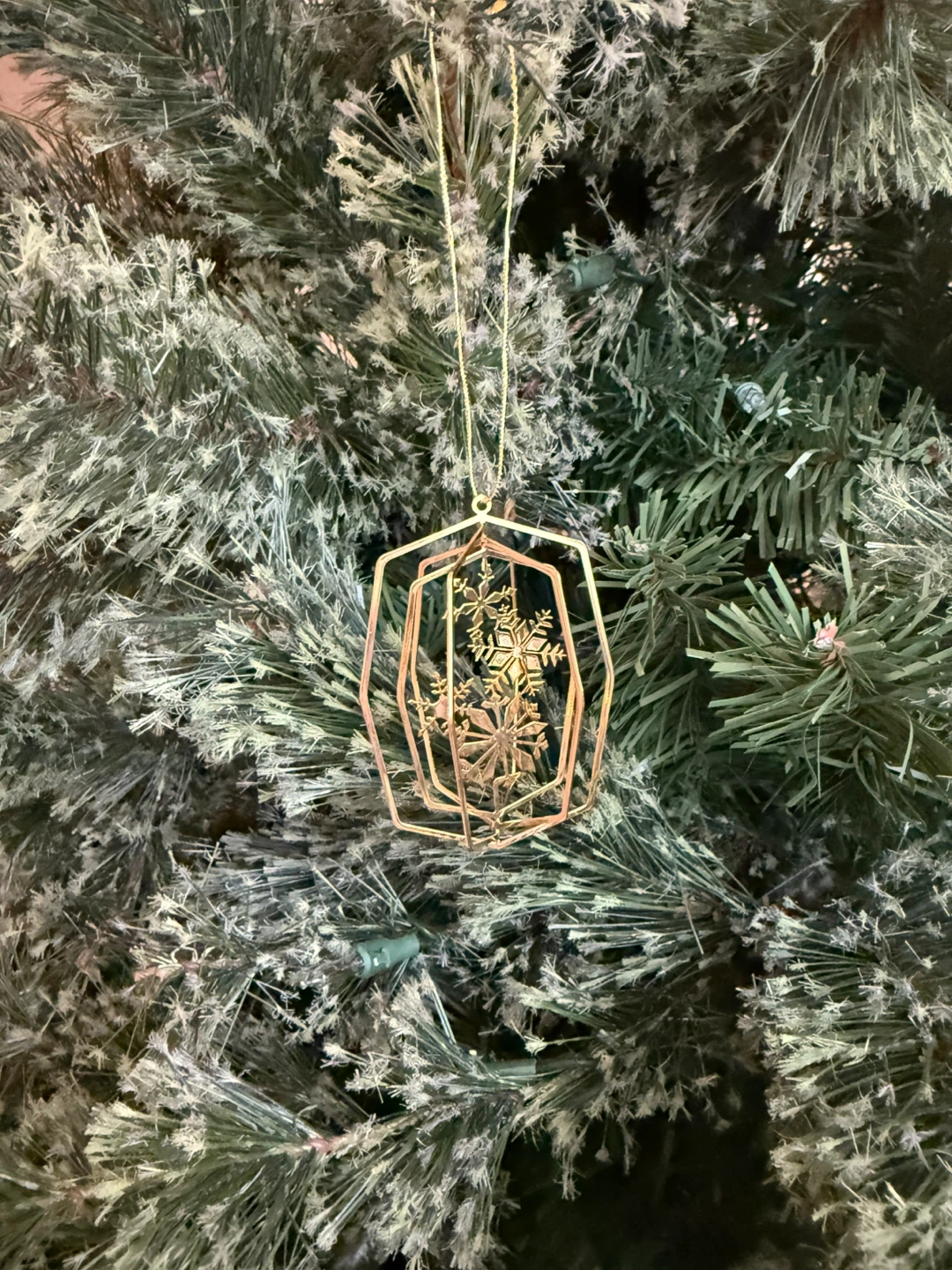 Vintage gold-plated holiday ornament - photo 3