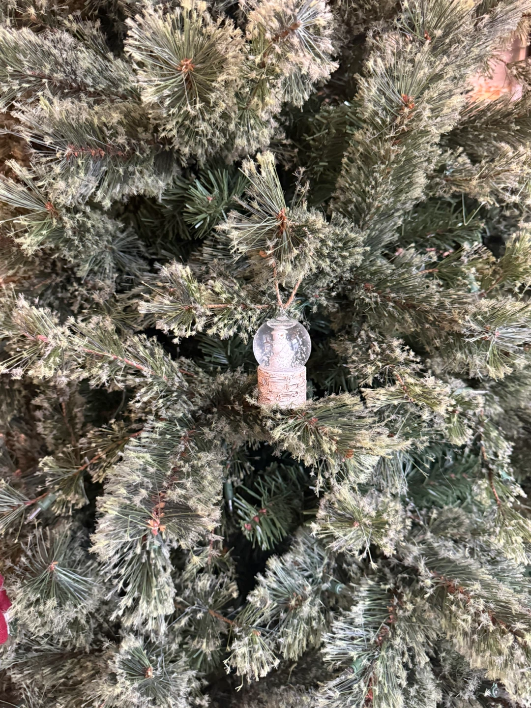 Snowglobe holiday ornament - photo 5