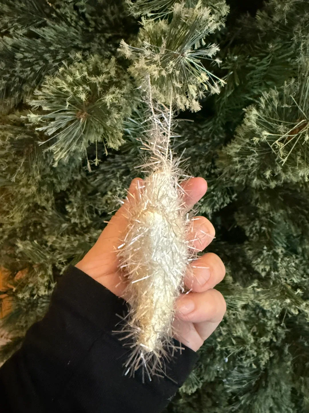 Fuzzy Sparkly Star Ornament image indicator(3)