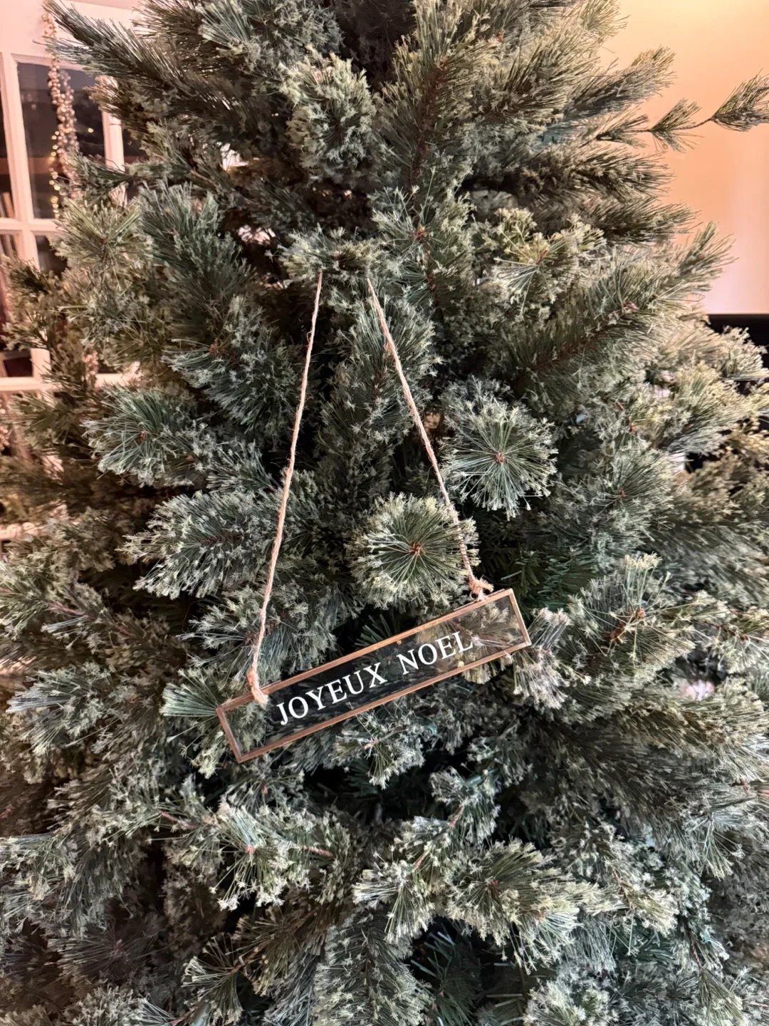 Glass and Metal Christmas Sign image indicator(5)