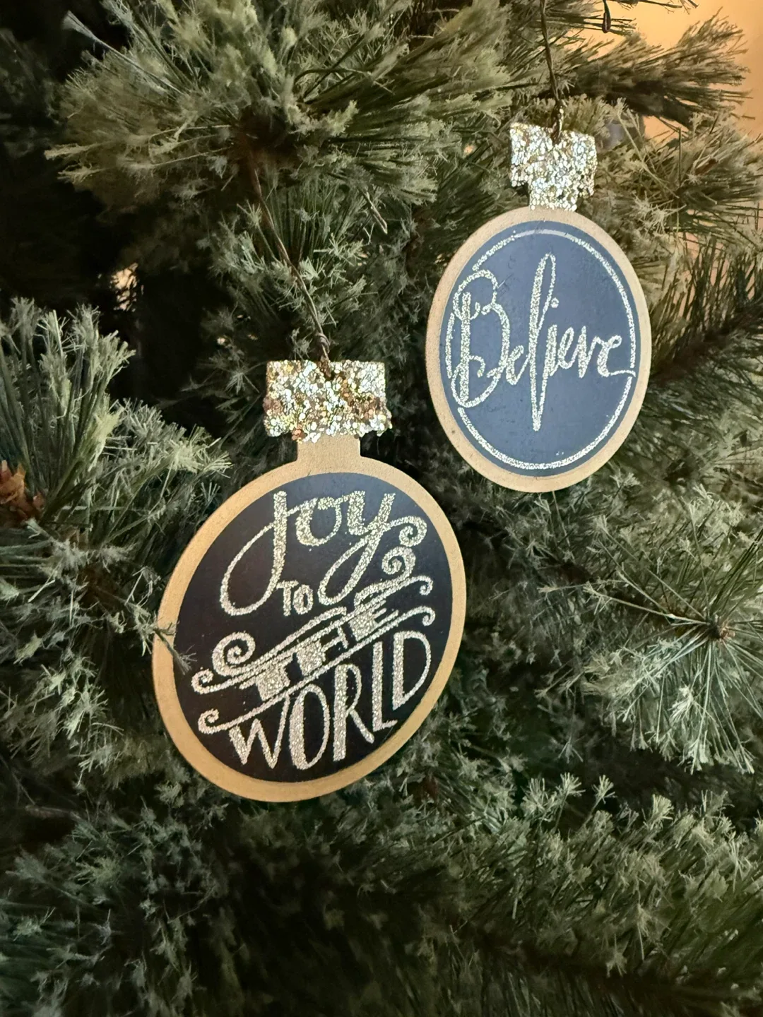 Sparkly Set of 2 Metal Ornaments image indicator(2)