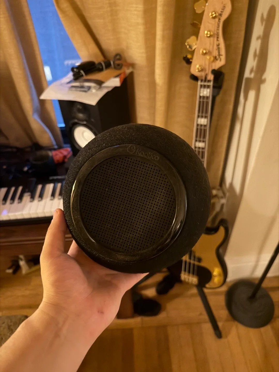 Kaotica Eyeball – Pop Filter & Acoustic Isolation image indicator(2)