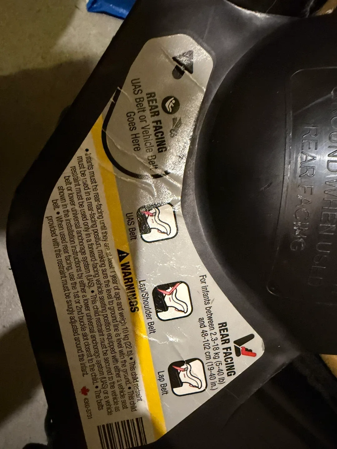 Cosco Infant Car Seat - Black & White Pattern image indicator(2)