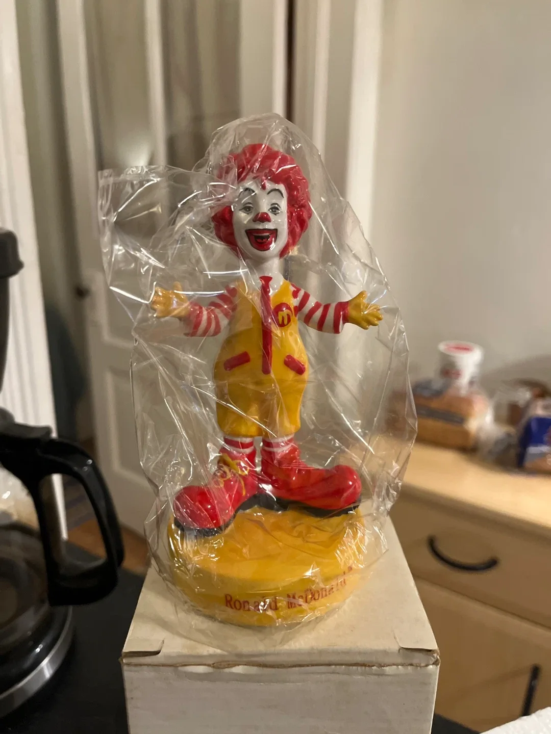 Ronald McDonald Figurine 2002 image indicator(3)