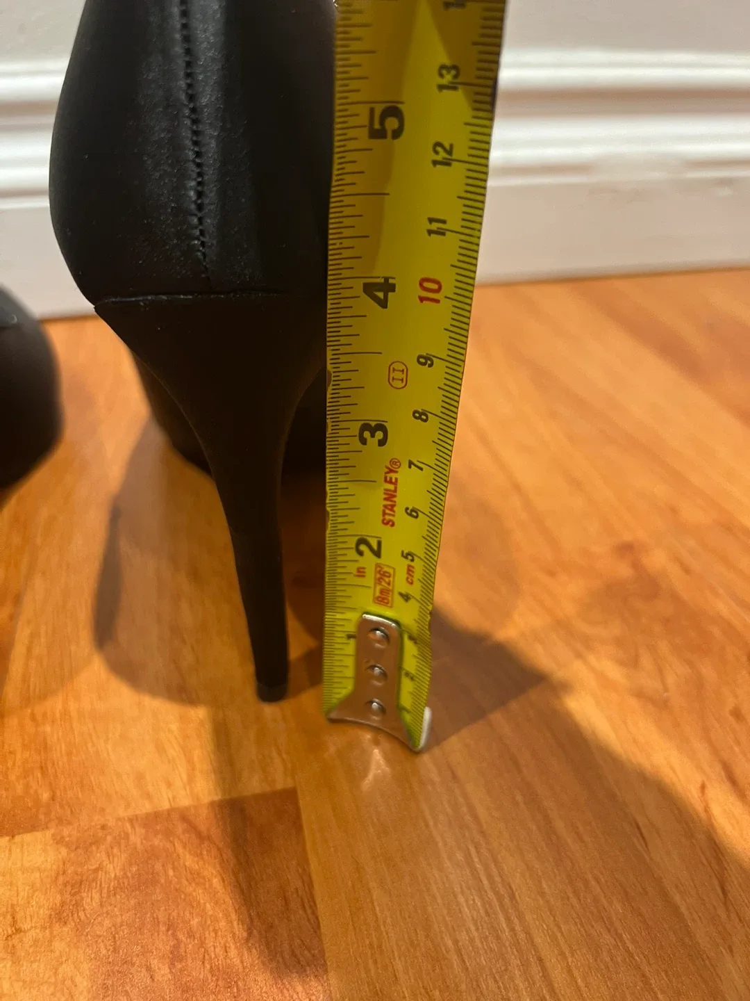 Black High Heels image indicator(4)