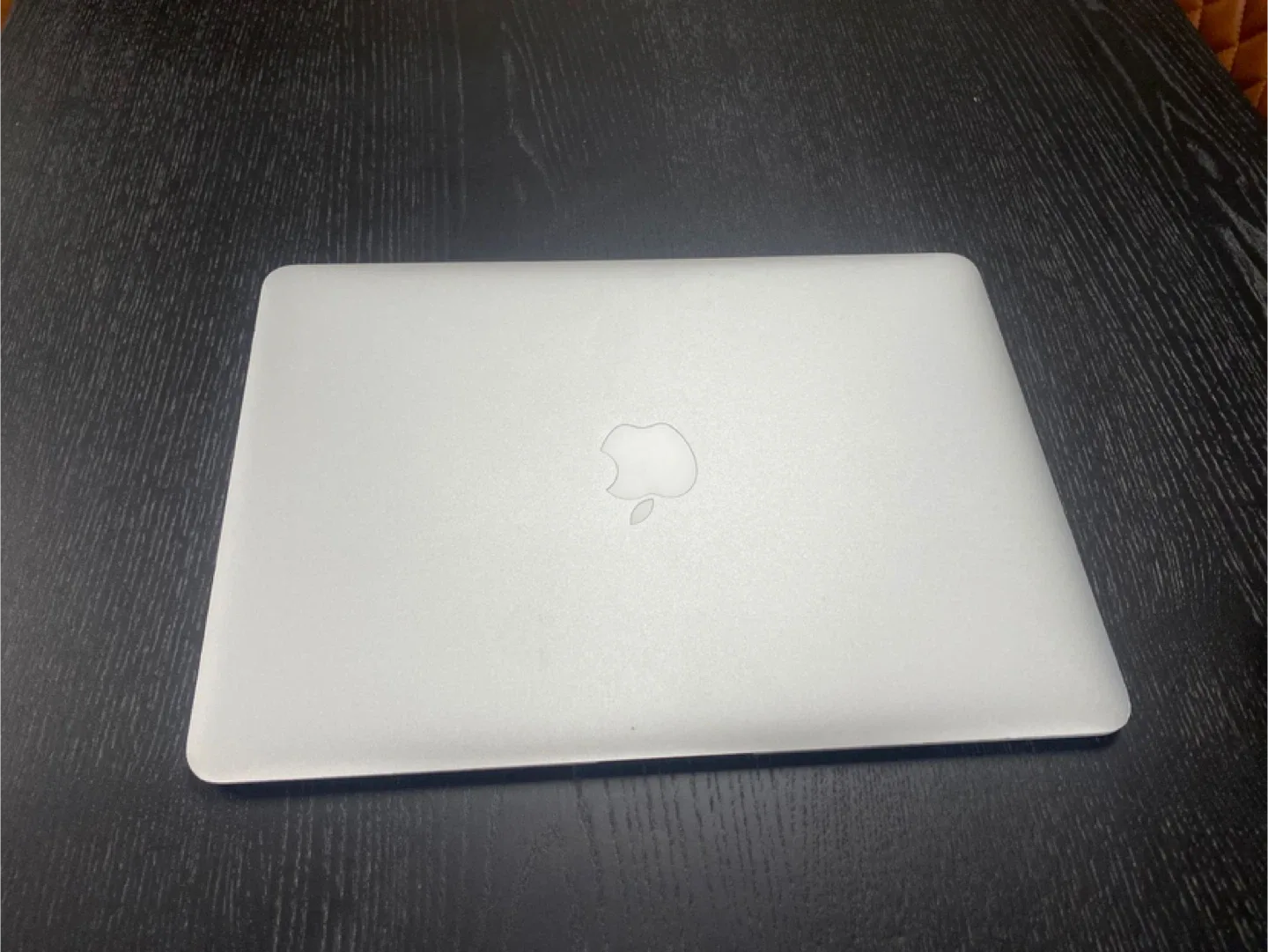 MacBook Air (13-inch, 2017) image indicator(3)