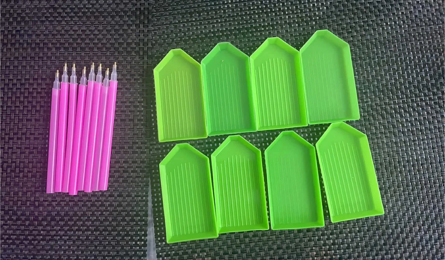 Diamond Painting Pens & Green Trays