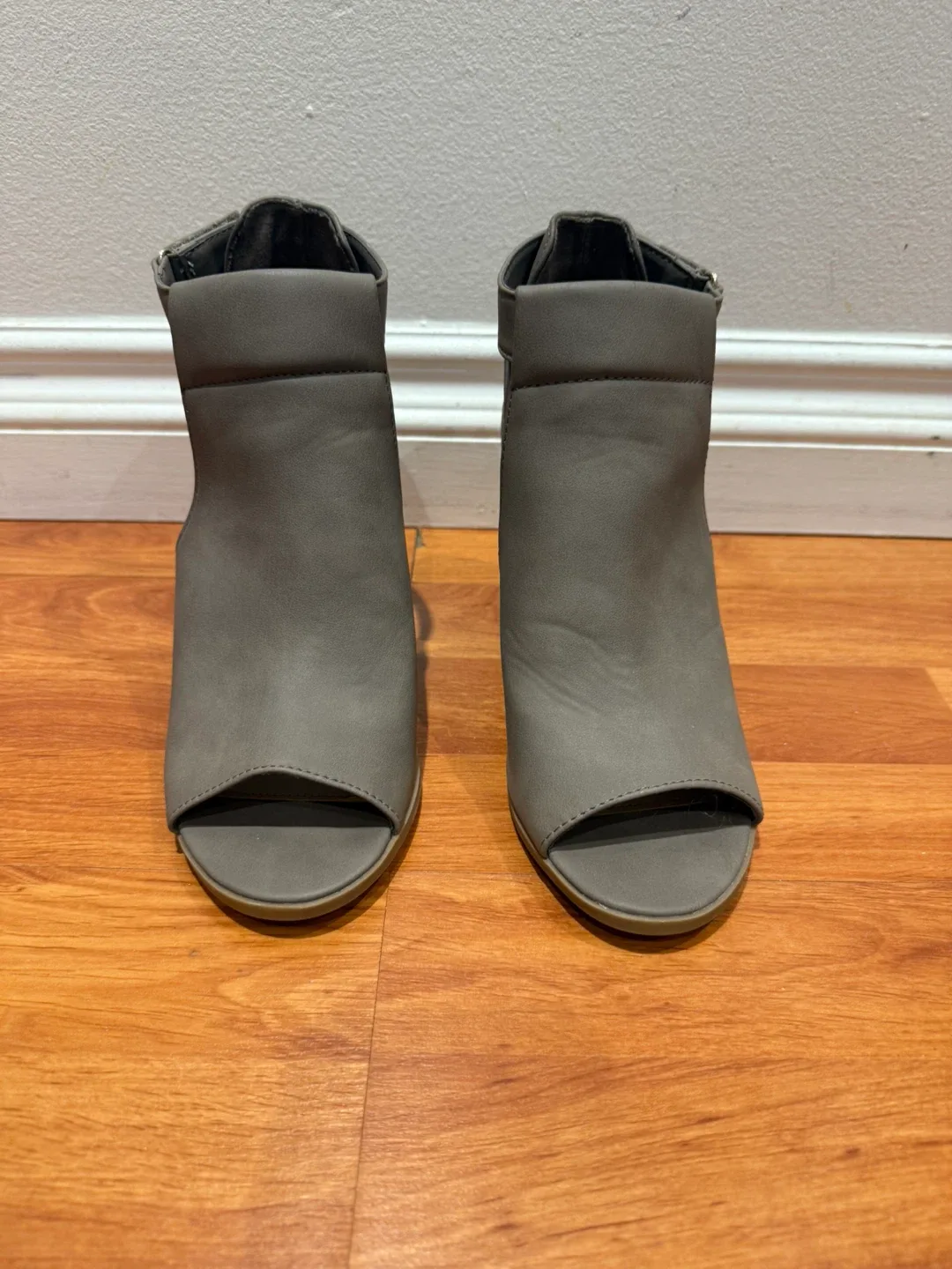 George Grey Heeled Sandals - Size 8 thumbnail