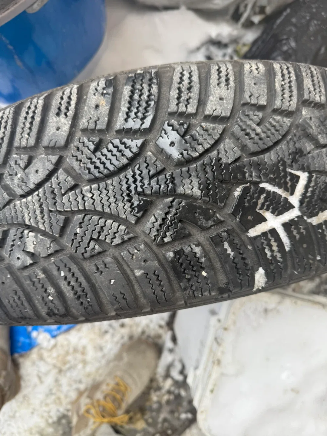 General Altimax Arctic 185/65R15 Tire image indicator(2)