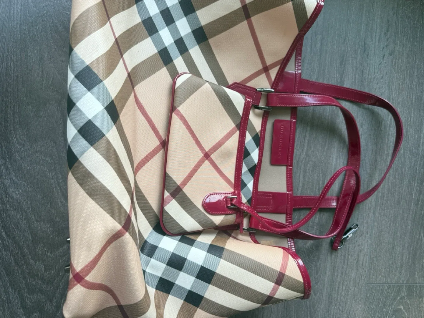 Burberry Nova Check Tote Bag with Matching Pouch image indicator(6)