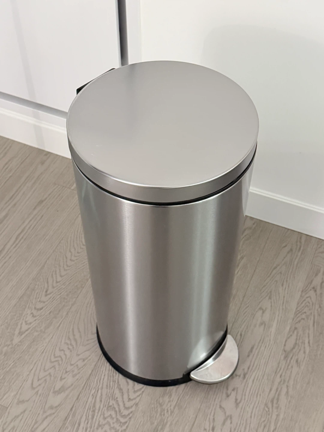 simplehuman 30 Liter / 8 Gallon Step Trash Can