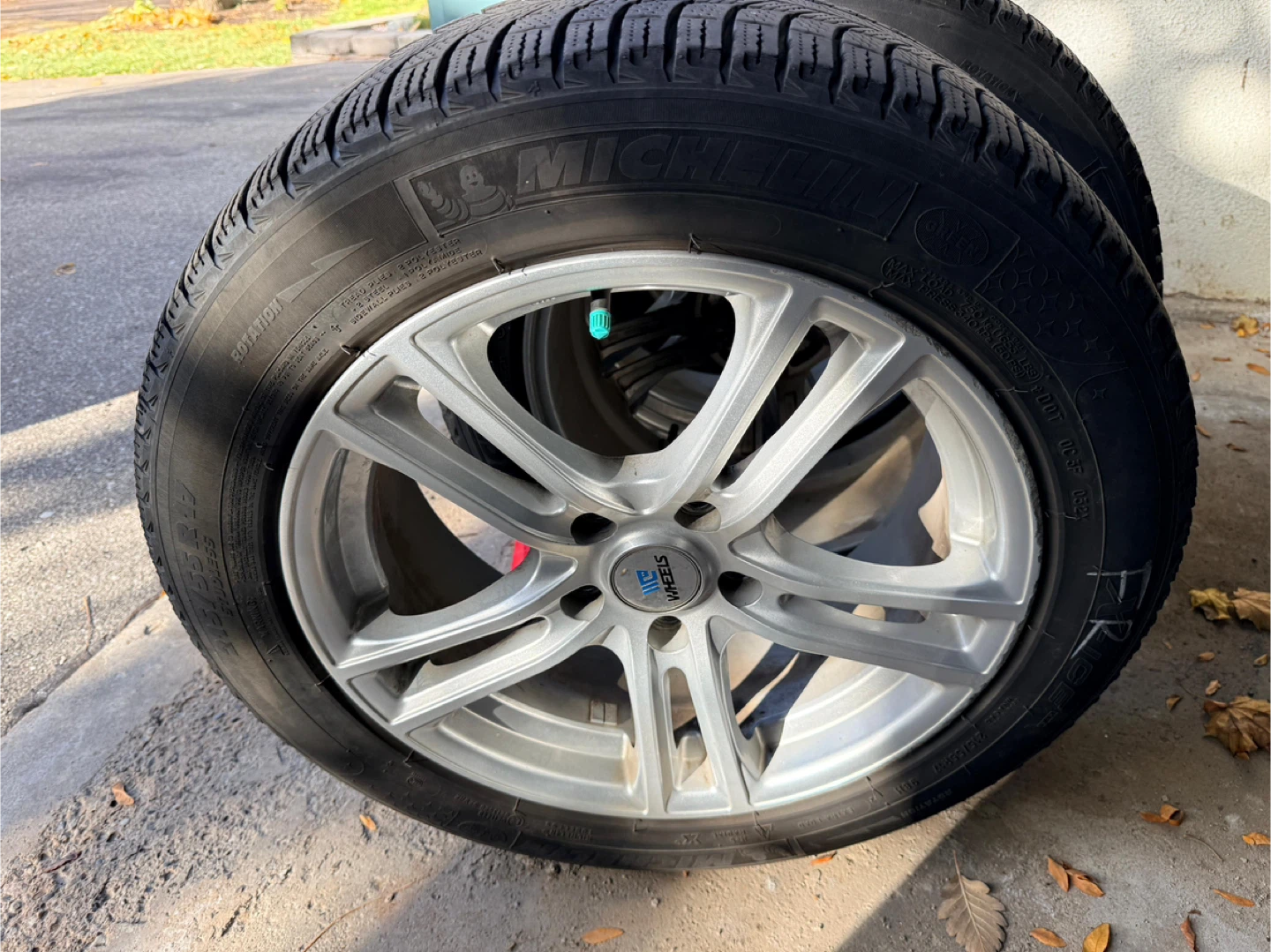 Michelin X-Ice Snow Tires 215/55R17 - photo 2