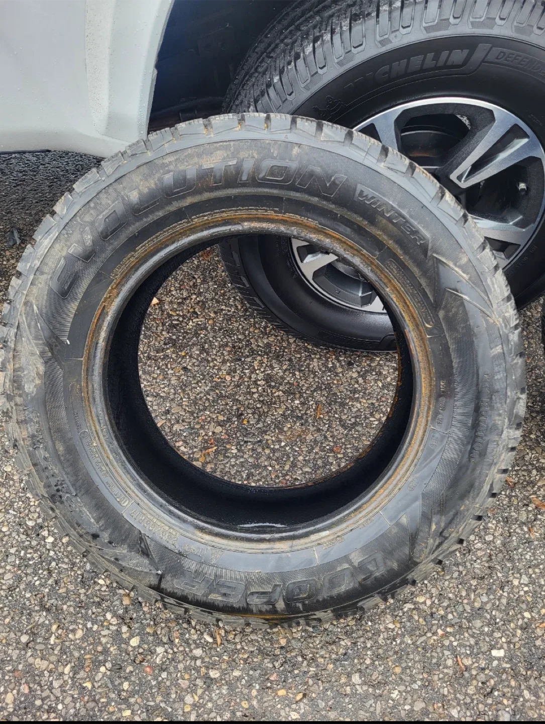 235 65 17 (2) Cooper Evolution Winter Tires 235/65R17 image indicator(4)