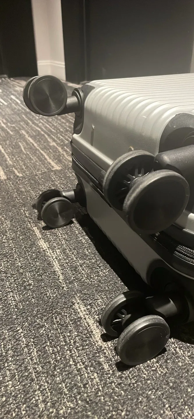 Cabin Carry on Cabin Suitcase - Grey image indicator(3)