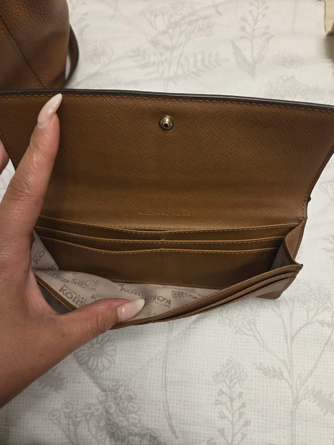 Michael Kors Handbag and Wallet Set image indicator(9)