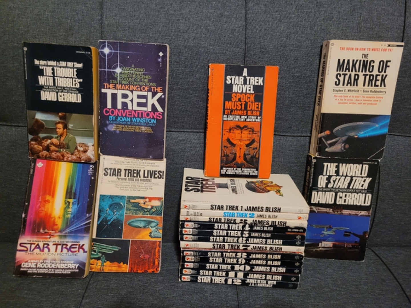 LOT Star Trek book collection, medallion, blueprints - photo 4
