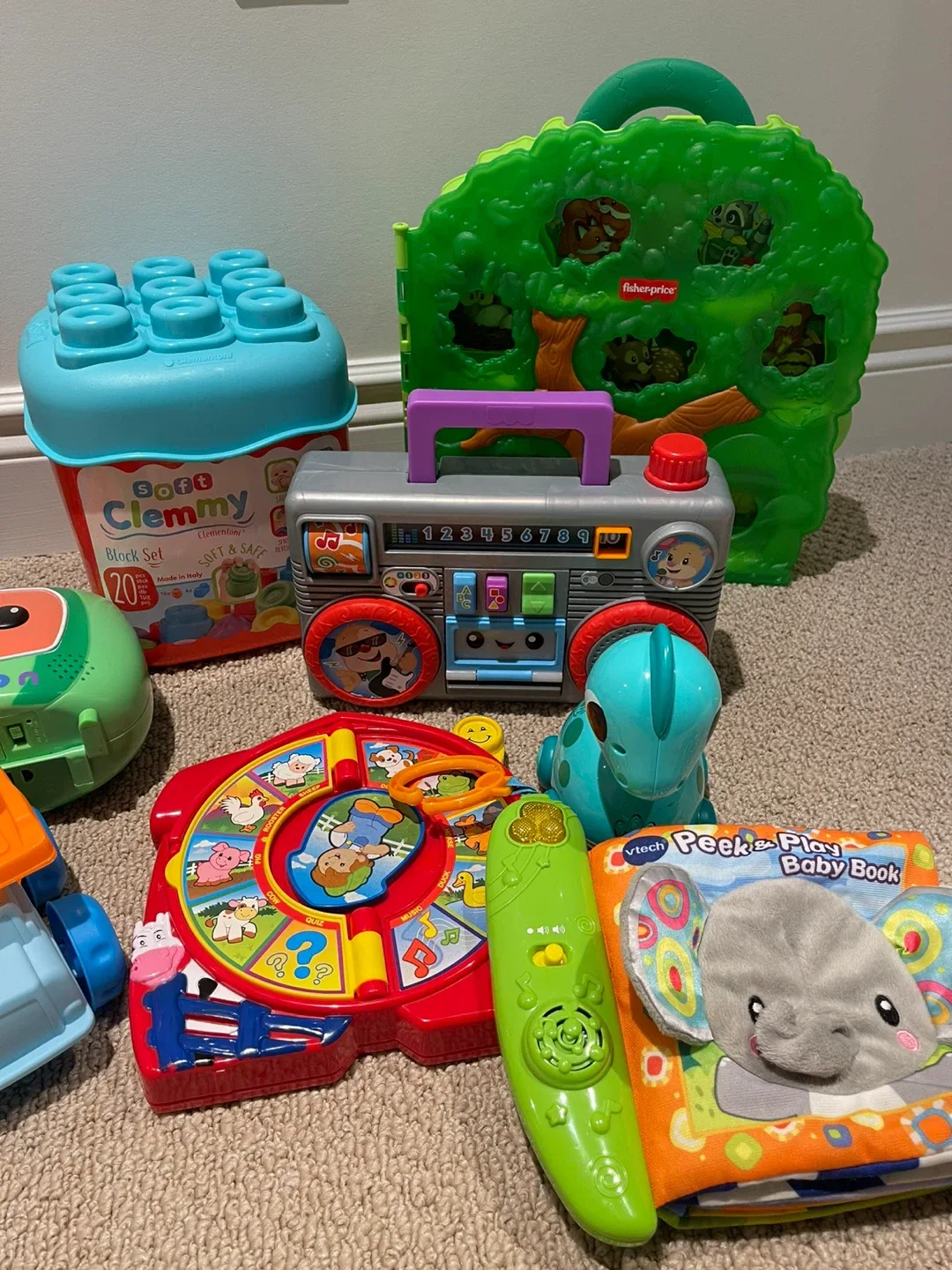 Mixed Toys Lot - Fisher-Price, VTech, Clementoni image indicator(2)