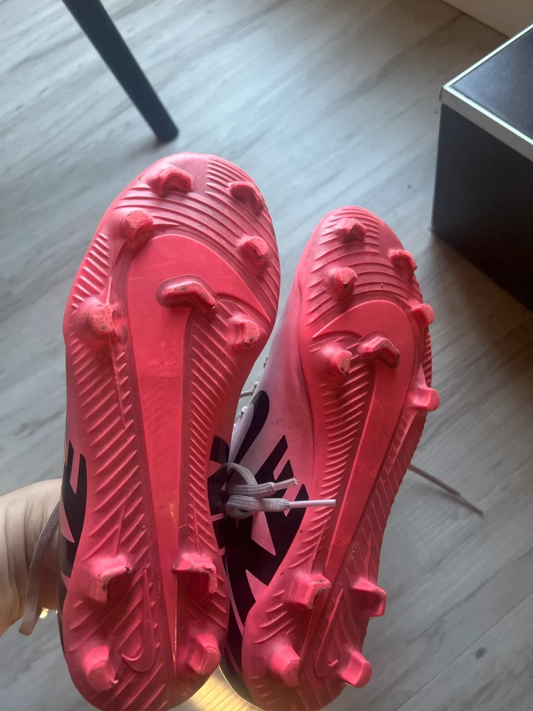 Nike Mercurial Pink Soccer Cleats - Youth Size 6 image indicator(4)