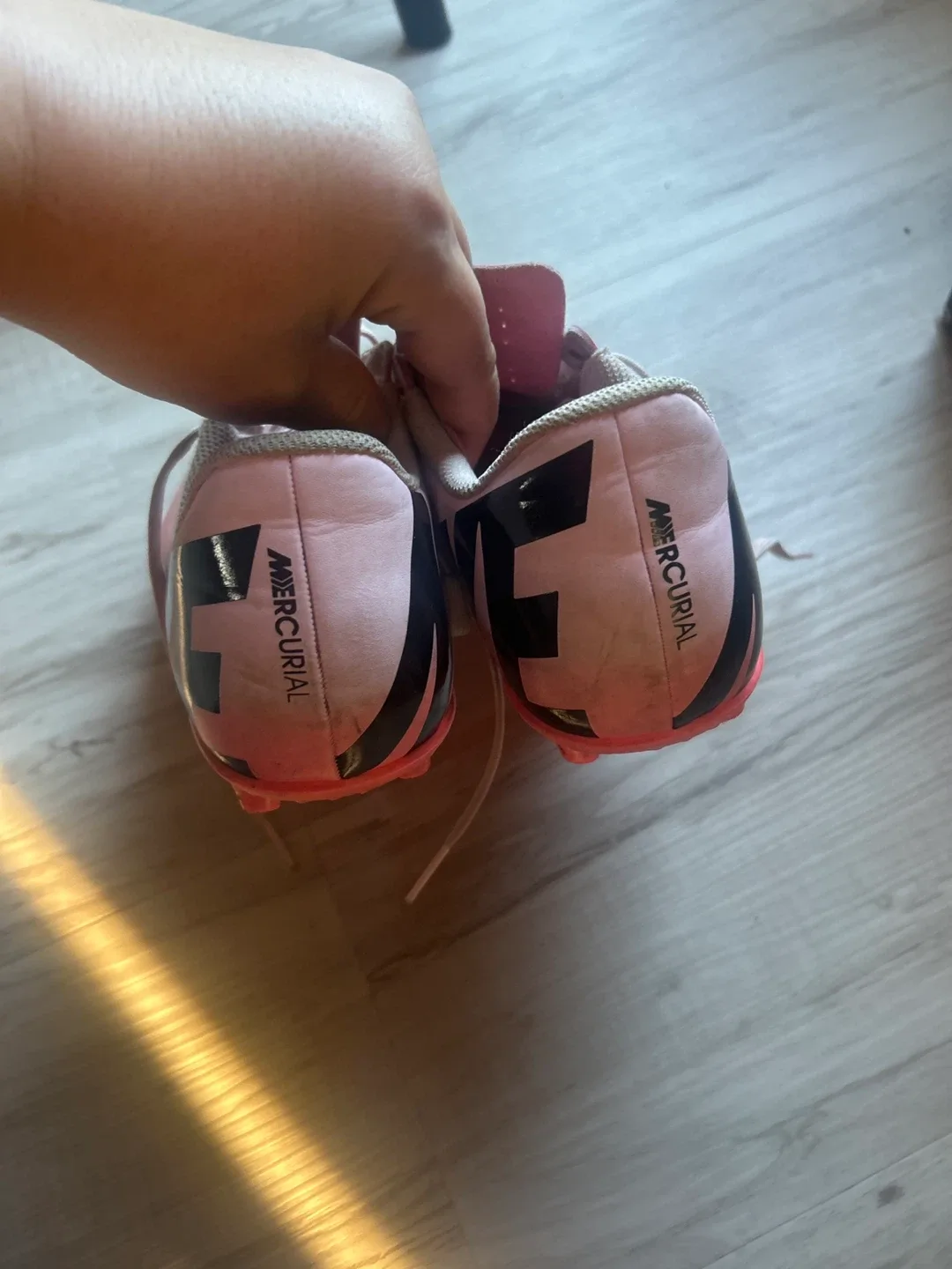 Nike Mercurial Pink Soccer Cleats - Youth Size 6 image indicator(2)