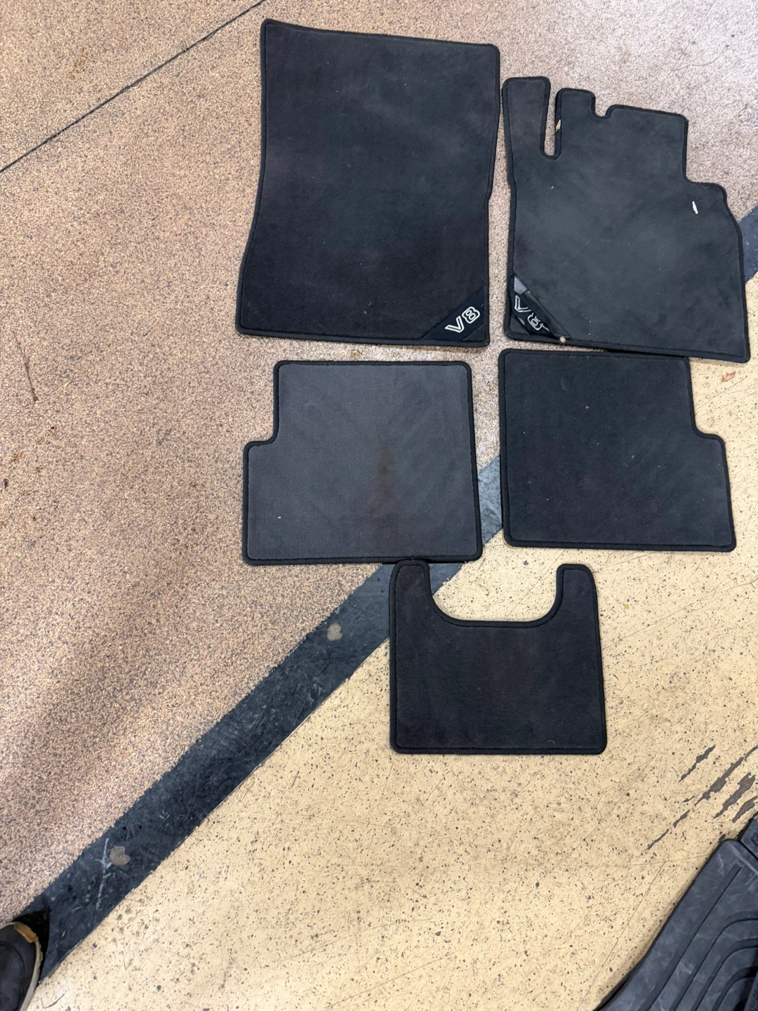 V8 Car Floor Mats - Black