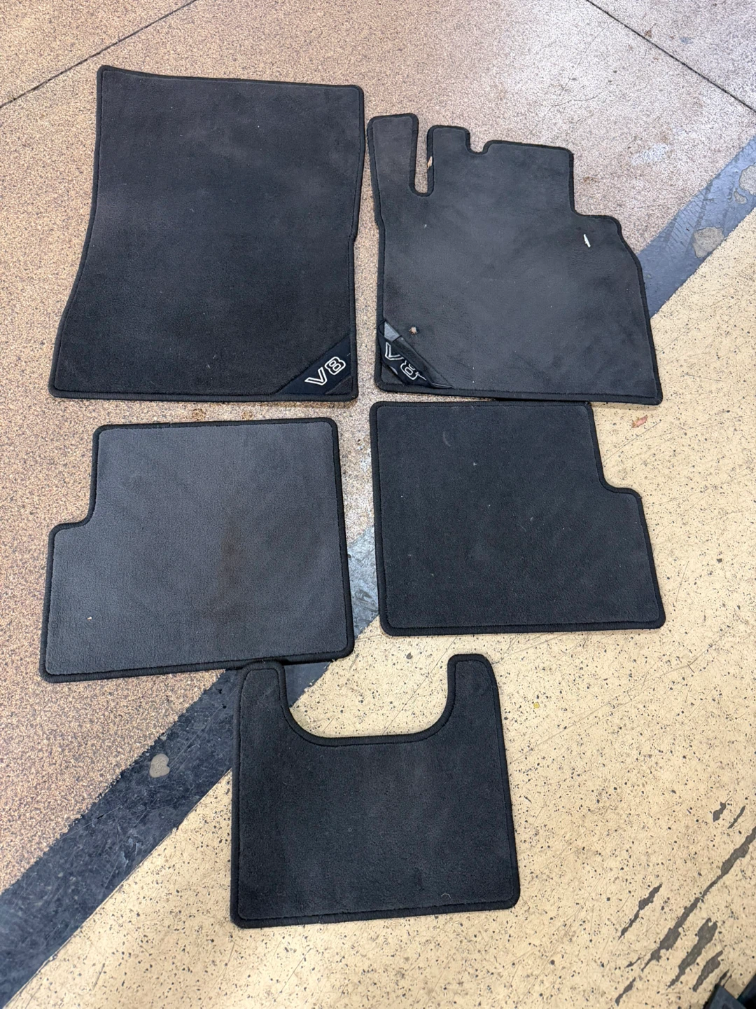 V8 Car Floor Mats - Black - photo 2