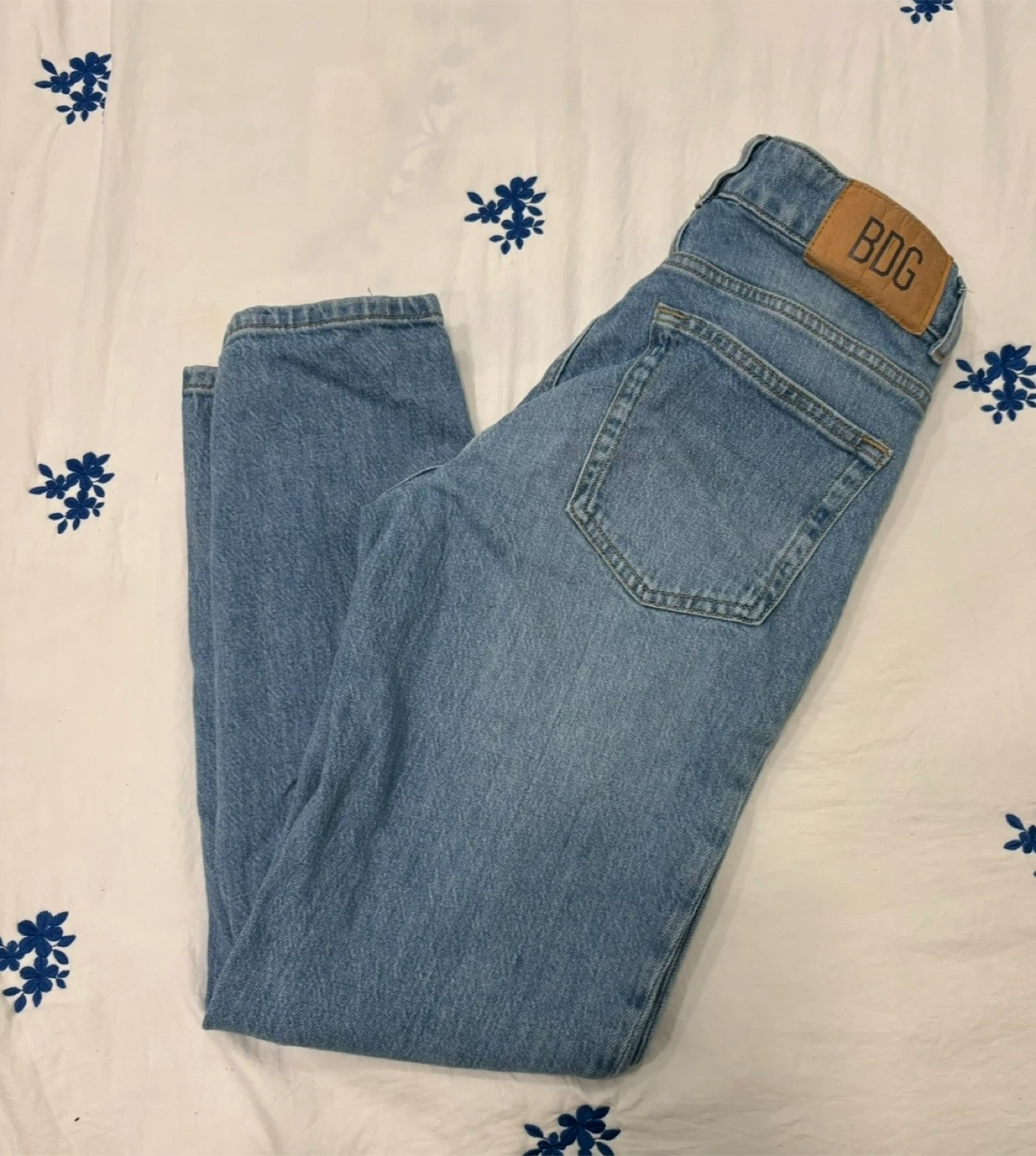 BDG Mid-Rise Skinny Jeans - Size 25 - photo 4