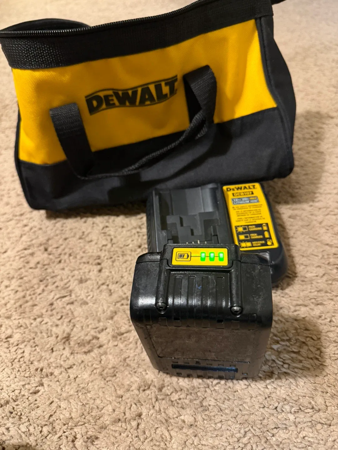 DEWALT Tool Bag with Battery and Charger image indicator(5)