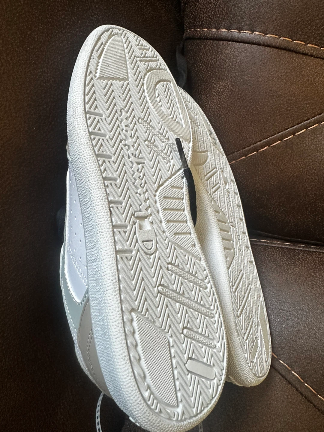 New Champion Lore Sneakers - Size 4 - photo 3