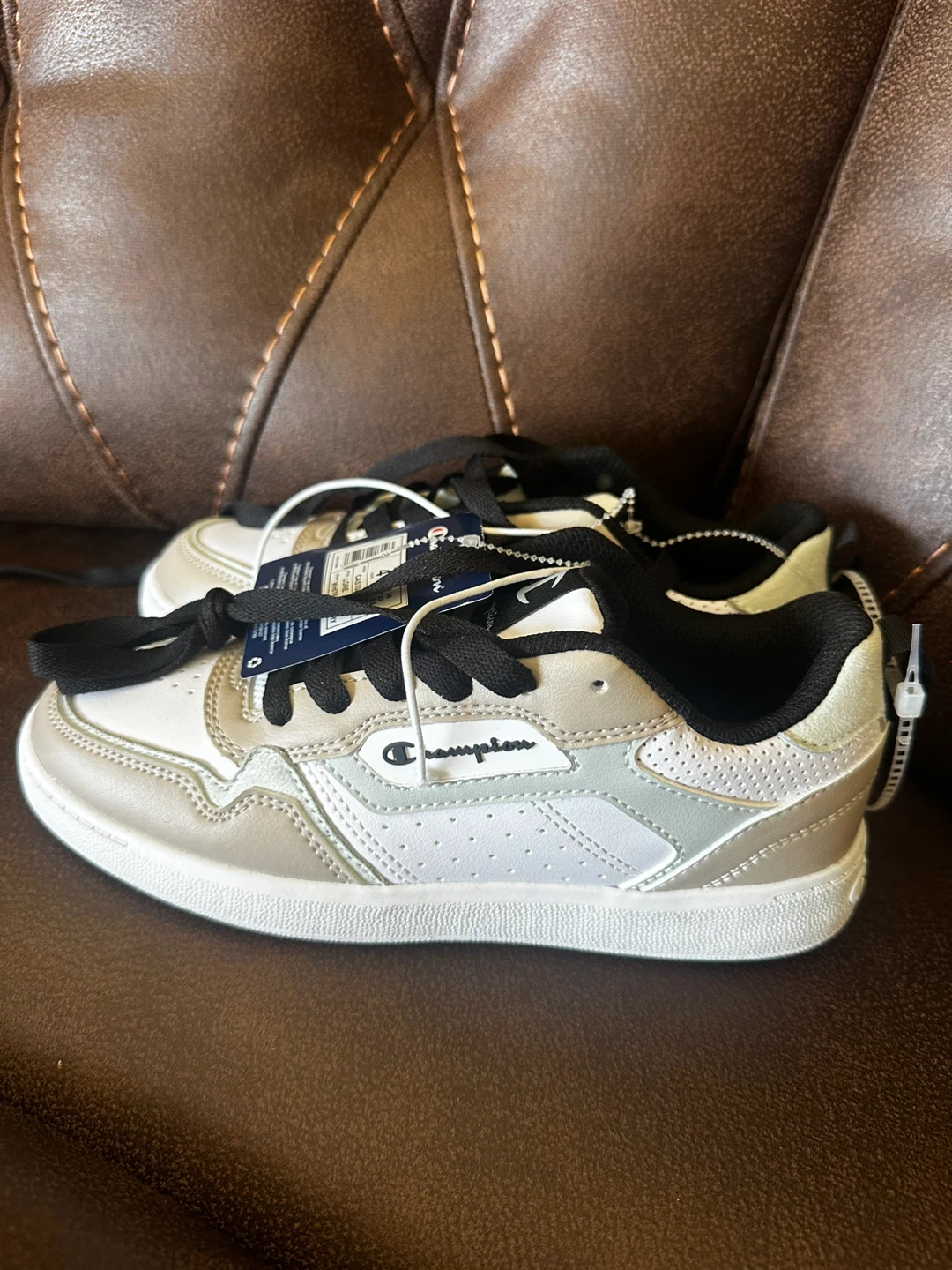 New Champion Lore Sneakers - Size 4 - photo 2