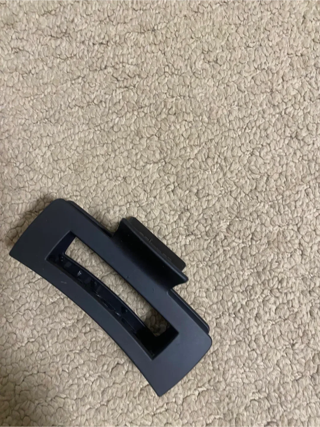 Black Hair Claw Clip image indicator(3)